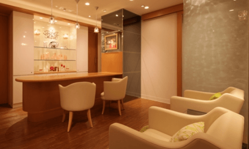 小田原万葉の湯店の店内